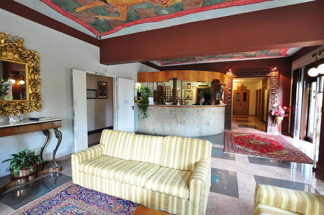Leo Hotel Леонесса Екстер'єр фото